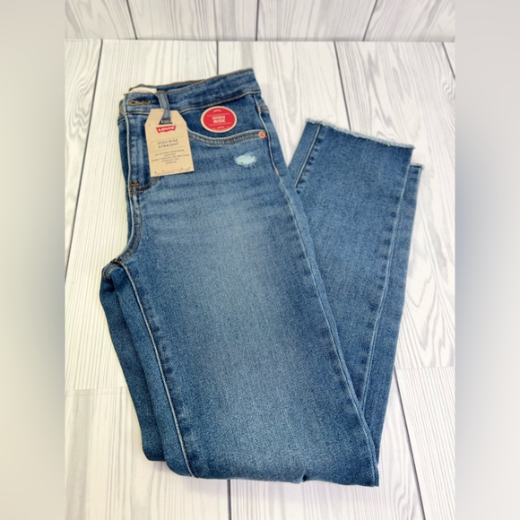 Levi’s HIGH RISE STRAIGHT Jeans - Picture 5 of 8